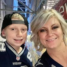 Shelby Dunn's Instagram, Twitter & Facebook