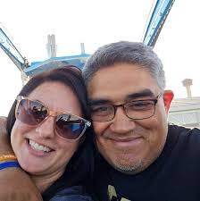 If your fiancé gave you the same engagement ring he gave to his ex... what  should you do ?