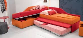 Vendita di letti contenitore con struttura in acciaio, rete a doghe e ampia possibilità di. Letti Singoli Con Contenitore