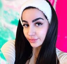 Melinda Stubbs's Instagram, Twitter & Facebook