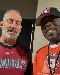 Earl Burnett KazualSportz (@kazualsportz) • Instagram photos and videos