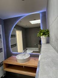 Badspiegel mit ablage, licht und anderen praktischen funktionen finden sie auch in unserem onlineshop. Runder Spiegel Nach Mass Mit Beleuchtung Badspiegel Rund