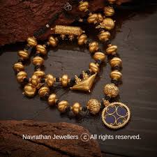 Antique Gold Jewellery Store In Bangalore In 2020 Antique Gold Jewelry Indian Black Beaded Jewelry Gold Jewelry Fashion