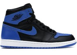 Flaunting a clean color scheme, the silhouette bears white tumbled leather for its base and the highlight university. Jordan 1 Retro Black Royal Blue 2013 555088 085
