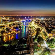 Vue De Rouen De Nuit Depuis La Cote Sainte Catherine En Direction De Bonsecours Un Des Plus Beaux Spots Pour Observer Le Centre Historiqu Tourism Rouen France