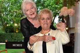 Légion d'honneur, second empire, modèle luxe dit des 100 gardes. Decoree Par Line Renaud La Legion D Honneur Pour Mimie Mathy