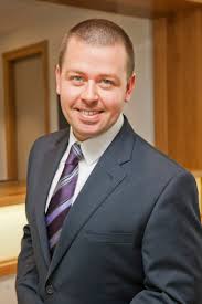 Dr Liam Thornton to share coordination of ESRAN-UKI An Dochtúir Liam Ó  Draighneáin le dul i gcomhcheannas ar ESRAN-UKI From next month, our  colleague Dr Liam Thornton and Dr Katie Boyle (University