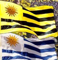 Club atlético peñarol —also known as carboneros, aurinegros and (familiarly) manyas— is a uruguayan sports club from montevideo. Pin On Penarol Mi Locura