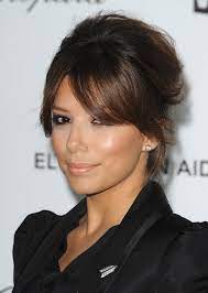 Coupe de cheveux dégradée court avec frange. Coiffure Mariage Cheveux Mi Long Avec Frange Coiffure Frange Chignons Avec Frange Coiffure