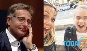 «io l'ho obbligato, credo che lui l'abbia fatto per rassegnazione. Sonia Bruganelli Moglie Di Bonolis La Malattia Di Mia Figlia La Nostra Forza