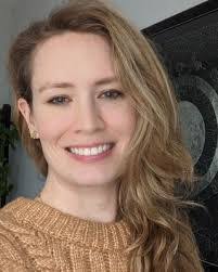 Erica Munro's Instagram, Twitter & Facebook