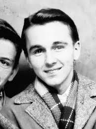 Carroll's younger nephew Ron Cobb passed away yesterday. Please include the  family in your prayers. Thank you.