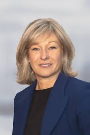 Claudine Bouchard's Instagram, Twitter & Facebook