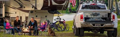 Curt gooseneck hitches are engineered and tested to keep up with your hardworking customers. Amazon Com B W Trailer Hitches 2015 2018 Ford F150 Gas Engine Trucks Gooseneck Hitch Automotive