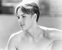 Hello and welcome to our new Famous Graves members! ** Be sure to **read  the rules** before posting or commenting. Be aware you **must answer all  the questions** before you can post.