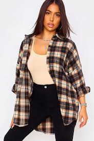 Les chemises pour femme sont ainsi multiples et vari�es et l�id�al est d�en poss�der plusieurs exemplaires dans sa penderie. Carape Rez Zeljeznica Chemise Carreautee Femme Jeremy Tobelem Fr