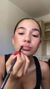 Antwort auf @︎ 𝒽’ Liebs! Lipliner: M.A.C plum 🎀 Lippenstift: Douglas  Smart Shine Nr. 18 Enigmatic Beige 🎀