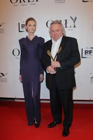 Pierwsze dwie role dostała zresztą jeszcze wówczas, gdy jej ojciec jeszcze nie był premierem (kochaj i rób, co chcesz oraz ballada o czyścicielu szyb). Agata Buzek Coraz Chudsza To Przez Wyczerpanie Agata Buzek Na Orlach 2013