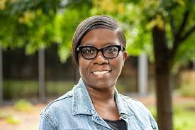 Tracey Larkin's Instagram, Twitter & Facebook