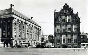 Grote Markt Noordzijde Met Stadhuis En Goudkantoor 1945 Groningen Stad Nederland