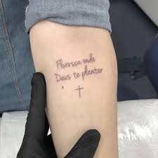 Floresca Onde Deus Te Plantar Tguest Tattoo Jacktattoo Tattoo2me Galeriadorock Tatuagem Linework Inkedma Tattoo Trends Tattoo Feminina Tattoos Frases para tatuagem quem de dentro de si não sai vai morrer sem amar ninguém. frases para tatuagem maior amor nem mais estranho existe… frases para tatuagem. floresca onde deus te plantar