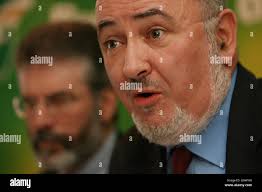 Caoimhghin o caolain sinn fein hi-res stock photography and images