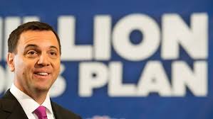 Tim Hudak would cut 100,000 public sector jobs if Tories win Ontario  election