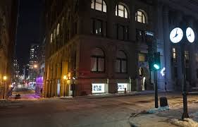 Sur son compte twitter, elle a signalé en fin de soirée que ses agents allaient continuer à patrouiller dans le but de faire respecter toutes les règles. Le Couvre Feu Entre En Vigueur Partout Au Quebec Le Devoir