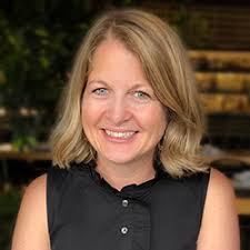 Coyote Sculptures in Mexico and US Share Vital Information With Migrants