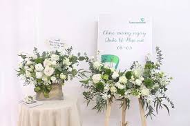 Bạn nên tặng vợ những món quà như vòng tay phong thủy, đồng hồ thời trang hay gần gũi hơn là một bộ đồ mỗi một cử chỉ, hành động nhỏ của bạn dành cho vợ cũng sẽ khiến cô ấy chìm đắm trong hạnh phúc. H Xnob2dbvgrnm