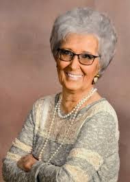 Lenore Mcmanus's Instagram, Twitter & Facebook