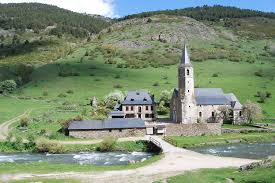 Sigue tus favoritos en todos tus dispositivos. La Vall D Aran Excursion A La Montana En Familia Y En Verano