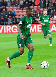 Professional footballer for fc augsburg & austria twitter: Datei Kevin Danso V Southampton 2017 Jpg Wikipedia