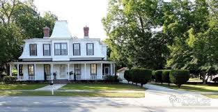 301 Society St Clio Sc 29525 Zillow House House Styles Old Houses
