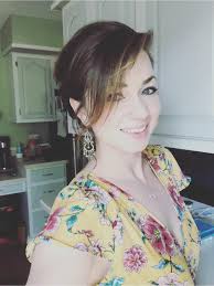 1976: Thanks to the all new Breville Mist Curling Wand, going out