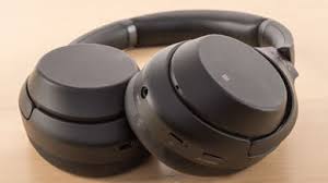 Bose qc 35 ii bowers & wilkins px bang and olufsen h6 (wired) sennheiser hd650 (wired) akg 7kxx (wired). Sony Wh 1000xm3 Wireless Vs Sony Wh 1000xm4 Wireless Side By Side Headphones Comparison Rtings Com
