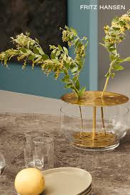 Jaime Hayon S Ikebana Vase In Large With A Simple Flower Decoration Ikebana Vases Ikebana Traditional Japanese Art