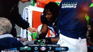 Seahawks fans showered the team in skittles after marshawn lynch scored a touchdown. Marshawn Lynch Eating Skittles Youtube