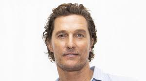 Matthew mcconaughey sends out weird july 4 'american puberty' message by frank july 5, 2021, 8:20 am 1.3k views oscar winner matthew mcconaughey , who is considering a run for texas governor, hinted again at political ambitions on sunday with a patriotic message of unity and puberty released for independence day. Matthew Mcconaughey Hat Einen Doppelganger Sohn Levi Ist Sein Mini Me