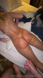 Tuani Basotti peladinha na bucetinha macia