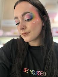 Erin Trombley's Instagram, Twitter & Facebook