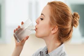 تنسى شرب المياه في الشتاء انتبه لهذه المخاطر الكونسلتو