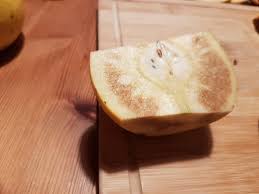 Wenn eine avocado innen braune stellen aufweist, muss sie nicht unbedingt schlecht sein. Unbedenklich Fleischbraune Oder Faulnis Bei Quitten Baumkunde Forum