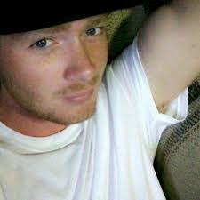 Christy Earl's Instagram, Twitter & Facebook