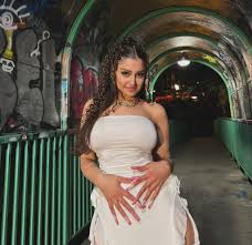 Divine Flawlessness: Exploring The Iconic Divas Captivating Appeal