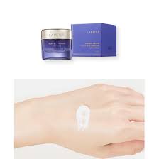 It hydrates the skin to make it firmer and smoother. Laneige Perfect Renew Youth Regenerating Eye Cream 20ml Best Price And Fast Shipping From Beauty Box Korea