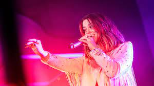 Vanessa Mai Bringt Freeesc Song Noch Mal Auf Spanisch Raus Promiflash De