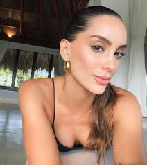 Valentina Mora (@valentinamorat) • Threads, Say more