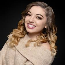 Dominique Medina, Associate