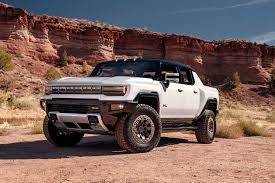 'its design visually communicates extreme capability, which is reinforced with rugged architectural details offered with a premium. Https Www Fourwheeler Com News 2022 Gmc Hummer Ev Supertruck First Look